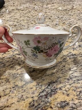 Noritake Gardena Sugar Bowl White Porcelain Bowl with Gold and Green Emblem